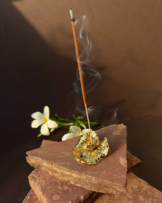 Santulan Incense Stand